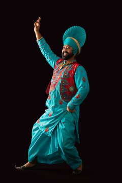 Bhangra – Punjab